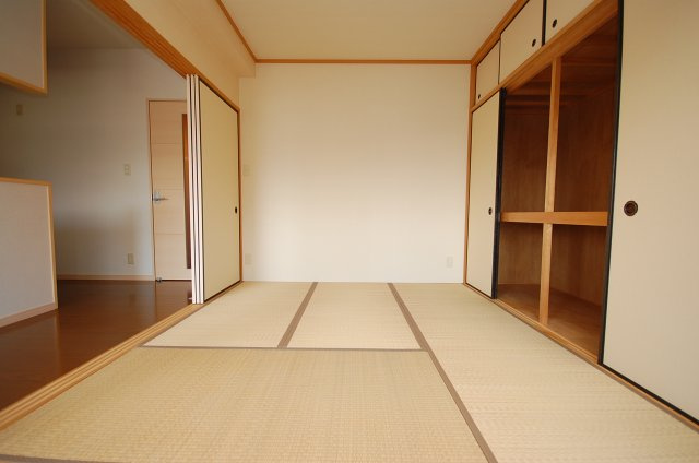 三島マンションIの和室