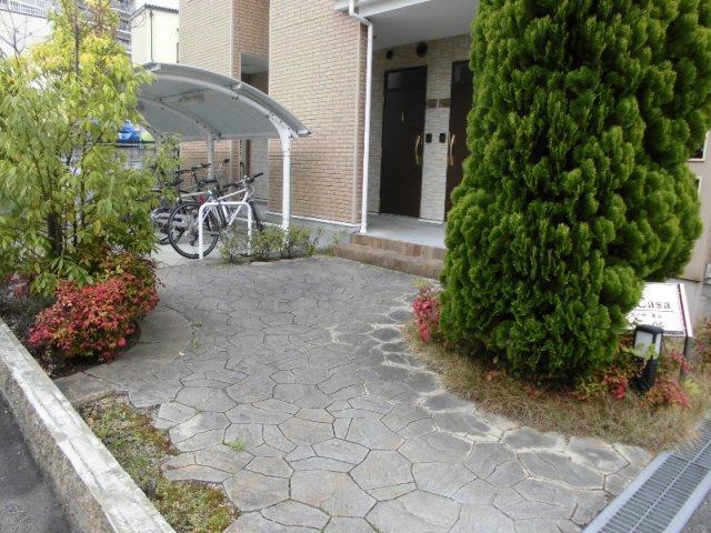 セイスカーサ東山のエントランス