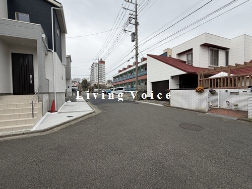 【前面道路含む現地写真】 | 【仲介手数料０円】藤沢市大庭　新築一戸建て　3号棟　全3棟　 | 藤沢市大庭　新築一戸建て　3号棟　全3棟　