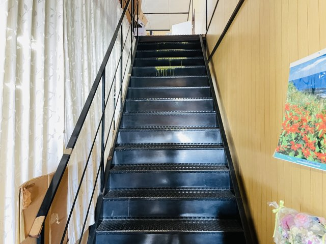 【内装】 | 深谷市町田　中古戸建 | 階段