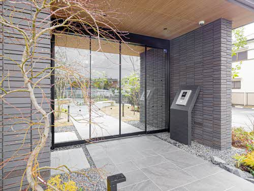ライフステージ東和のエントランス