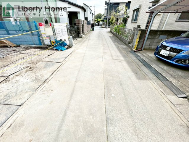 ひたちなか市東大島1期　新築戸建の前面道路含む現地写真