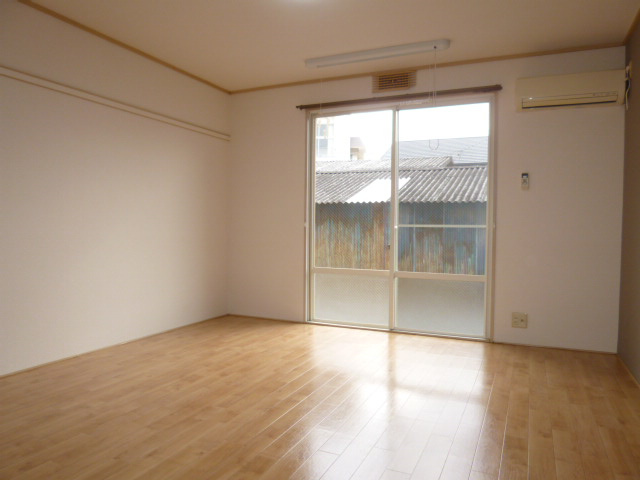 サンビレッジ児島Ｊの居間・リビング|洋室