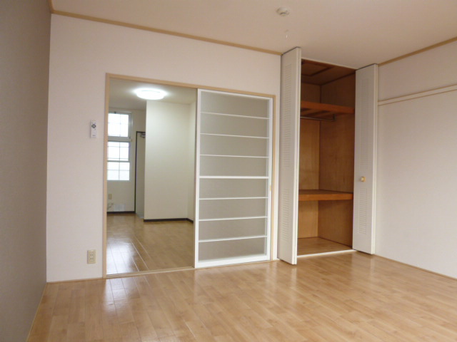 サンビレッジ児島Ｊの居間・リビング|洋室