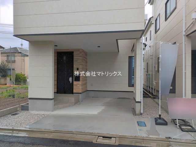 練馬区富士見台2丁目　ZEH水準　省エネ快適邸宅　限定2棟の駐車場