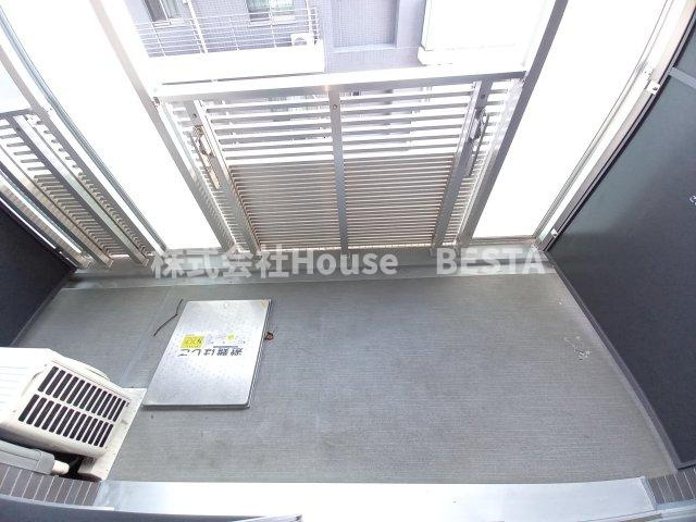 アーバネックスみなと元町のバルコニー