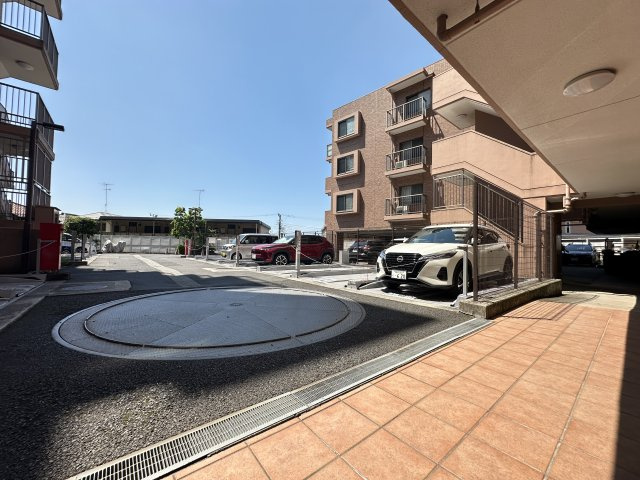 ナイスアーバンステイツ三ツ境の駐車場|専用使用権付き駐車場になります。駐車場もしっかり確保できますよ。