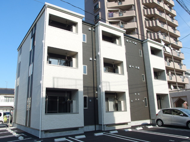 岡崎市法性寺町字猿待のアパート