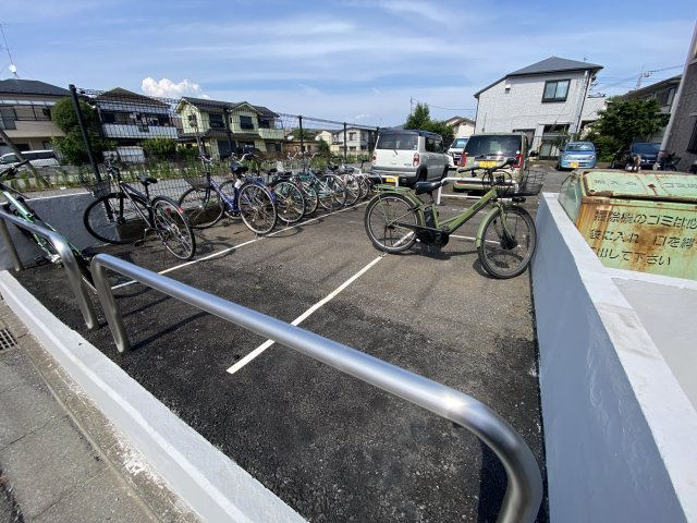 ライオンズマンション清瀬中央公園の駐輪場