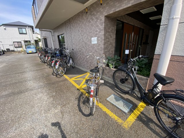 ライオンズマンション清瀬中央公園の駐車場