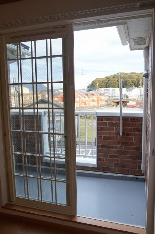 ラフレシールⅠのバルコニー|開放的で明るい空間を演出してくれるバルコニーです