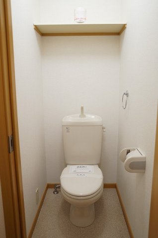 ラフレシールⅠのトイレ|落ち着いたトイレです
