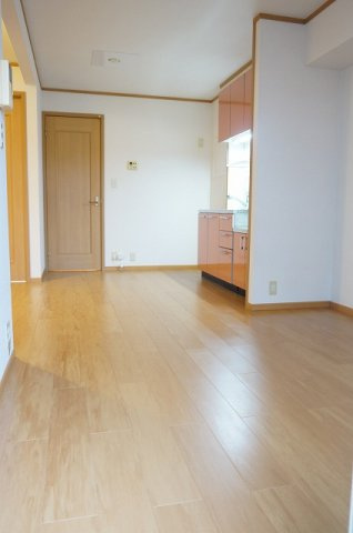 ラフレシールⅠの居間・リビング|ゆったりとした居間です