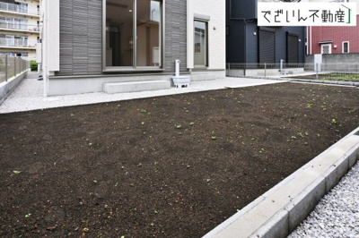 【庭】 | blooming garden深谷市上柴町西1丁目　新築住宅 | ≪1号棟≫お庭スペースではガーデンニングやBBQなど楽しめそうです♪
現地(2026年6月撮影)
