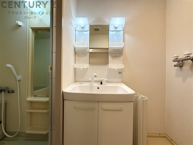 洗面所内に洗濯機置き場あり！