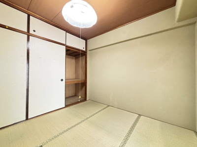 【和室】 | 立花グリーンハイツ | 奥行きがありたくさん収納できる押し入れ付き