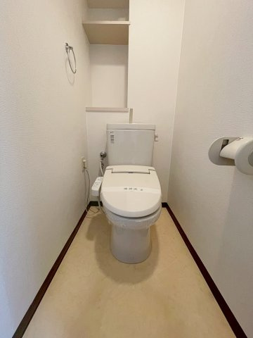 ラ・フィーネ芳樹のトイレ|落ち着いた色調のトイレです