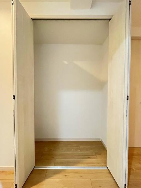 日進市栄４丁目の中古マンションの収納|廊下物入