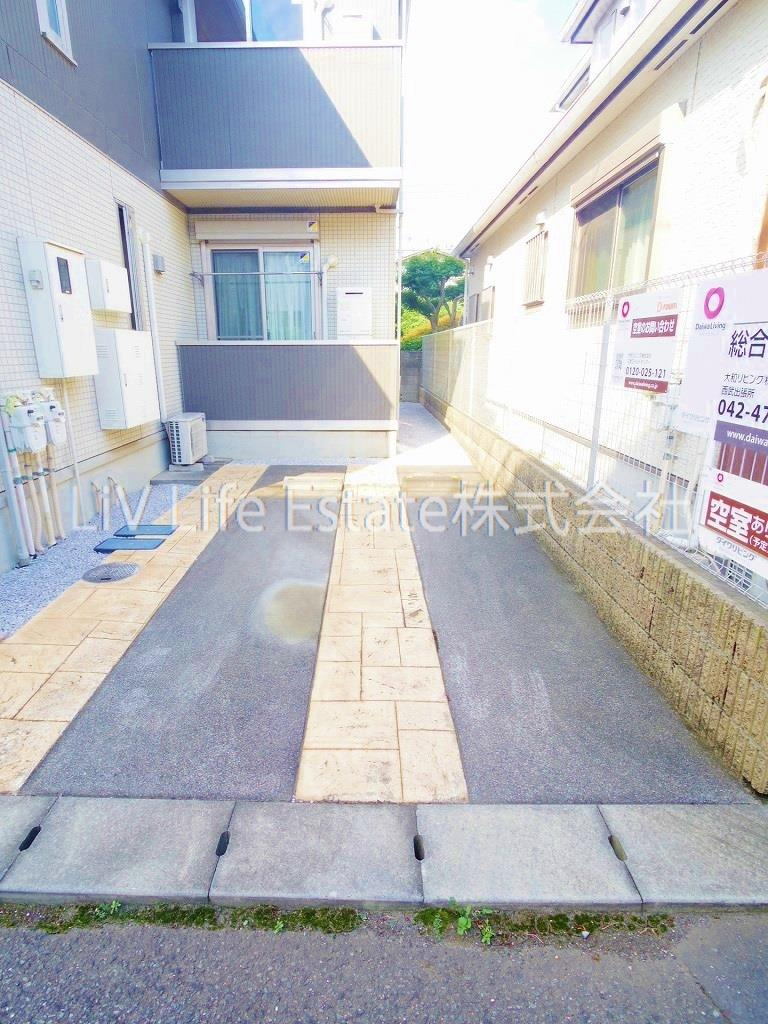 東村山市恩多町３丁目のアパートの駐車場