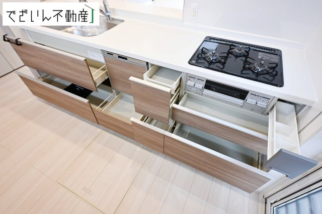 【キッチン】 | blooming garden深谷市上柴町西1丁目　新築住宅 | ≪2号棟≫
現地(2026年6月撮影)