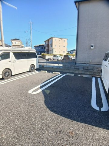 イースト・エリカーナの駐車場|駐車場完備です