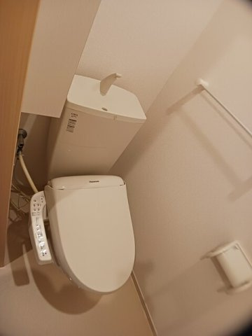 イースト・エリカーナのトイレ|清潔感のあるトイレです