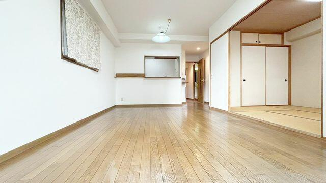 日進市赤池３丁目の中古マンションの居間・リビング