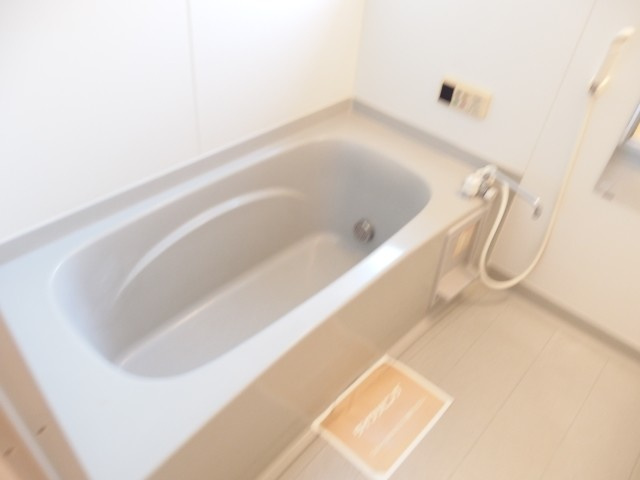 岡崎市法性寺町字色子のアパートの浴室