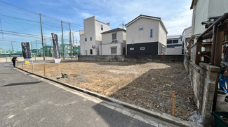 【前面道路含む現地写真】 | ■高槻市城南町四丁目　■建築条件付土地　■全３区画 新規分譲 | ■全３区画
■建築条件付売土地（プランについては別途打ち合わせの上決定）
■詳細はお問い合わせください
