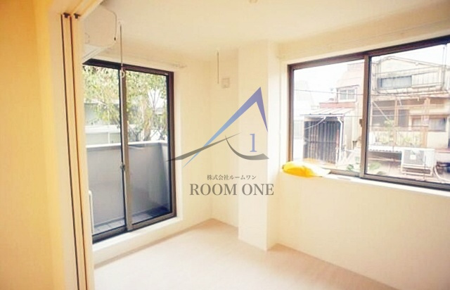 コモド・アミの居間・リビング|洋室のお部屋です。