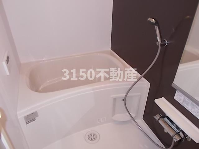 茜ハイツの浴室