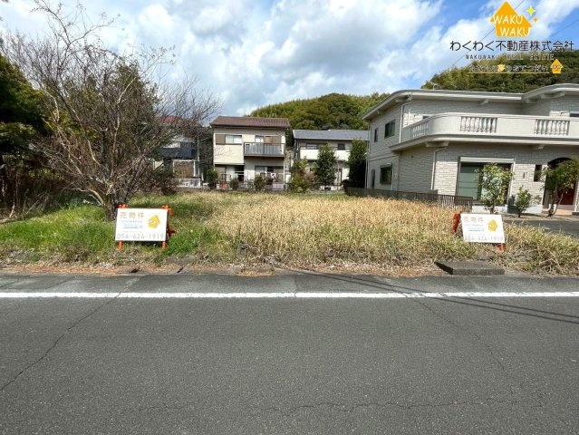 売地の外観|落ち着いた雰囲気の住宅街です
