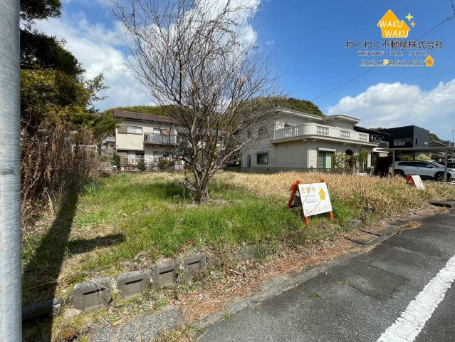 売地の前面道路含む現地写真