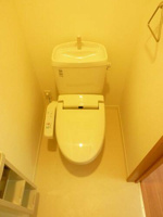 温水洗浄便座付きのトイレです☆