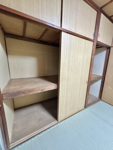 飯島貸家の収納|1間半で収納広め！