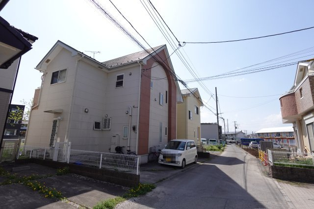 川越市的場　3LDK+カースペース2台付き　中古戸建の前面道路含む現地写真