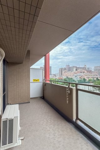 イーストパークス大島　サザンスクエア　4階　角　部屋　リ　フォーム済のバルコニー