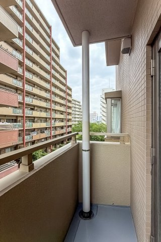 イーストパークス大島　サザンスクエア　4階　角　部屋　リ　フォーム済のバルコニー