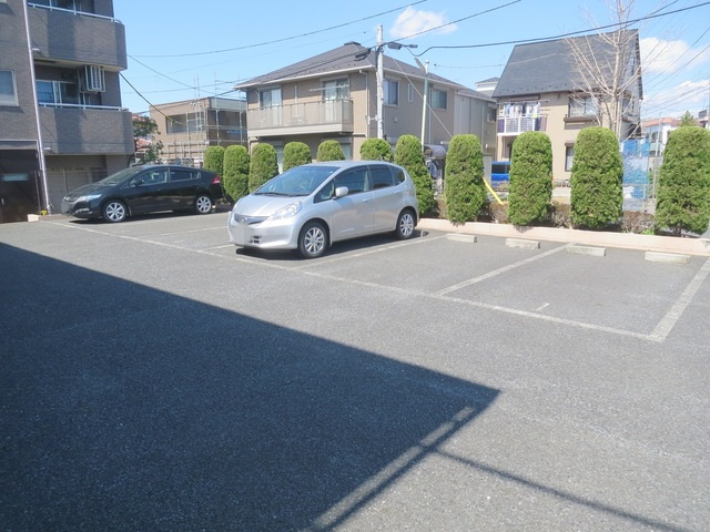 シャン・ド・フルールの駐車場|駐車場スペースです♪
