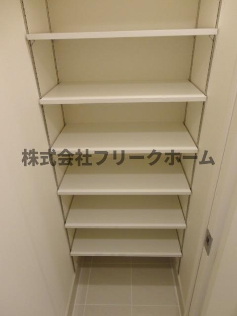 武蔵野市吉祥寺本町２丁目の賃貸マンションの収納