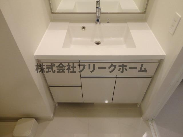 武蔵野市吉祥寺本町２丁目の賃貸マンションの洗面所