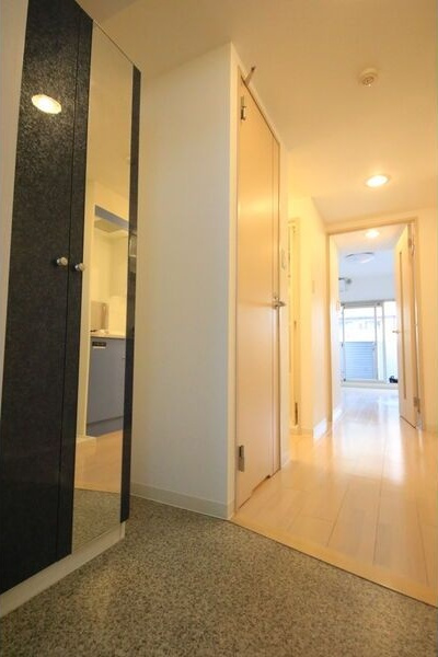 パークフラッツ金山の玄関