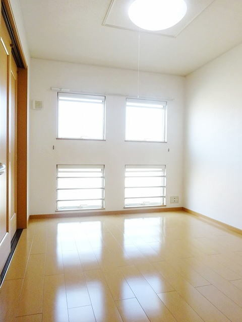 エラルバのその他
