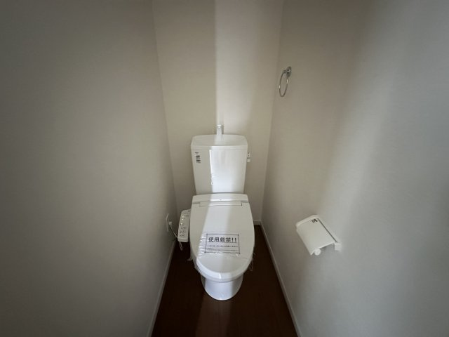 明石市大久保町八木新築戸建２号棟　のトイレ