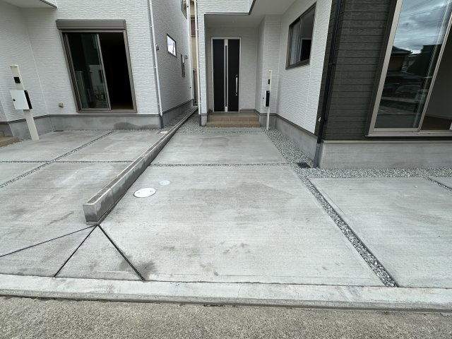 明石市大久保町八木新築戸建２号棟　の駐車場