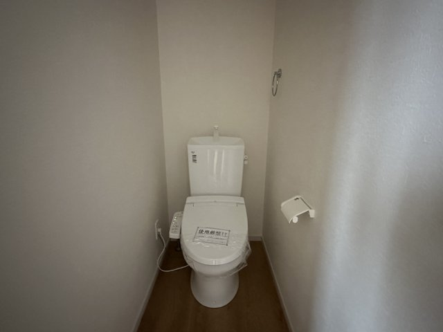 明石市大久保町八木新築戸建１号棟のトイレ