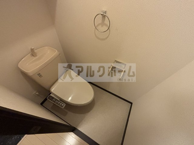 レオネクストリバーサイド柏原のトイレ