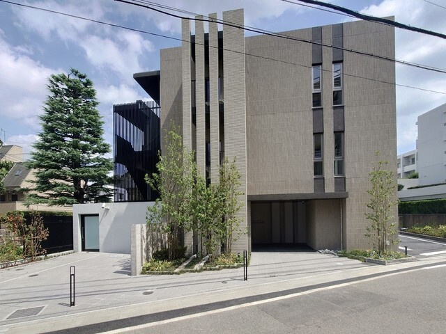 TENAS千歳船橋のエントランス