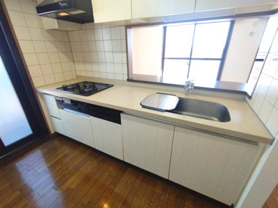 【キッチン】 | シンフォニアみなみが丘イーストコート　B棟 | ご都合のよろしい日時に現地をご案内させて頂きます！是非、お問い合わせお待ちしております!!