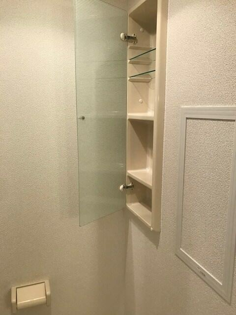横浜市磯子区上町の賃貸マンションの収納|トイレに収納戸棚付き！